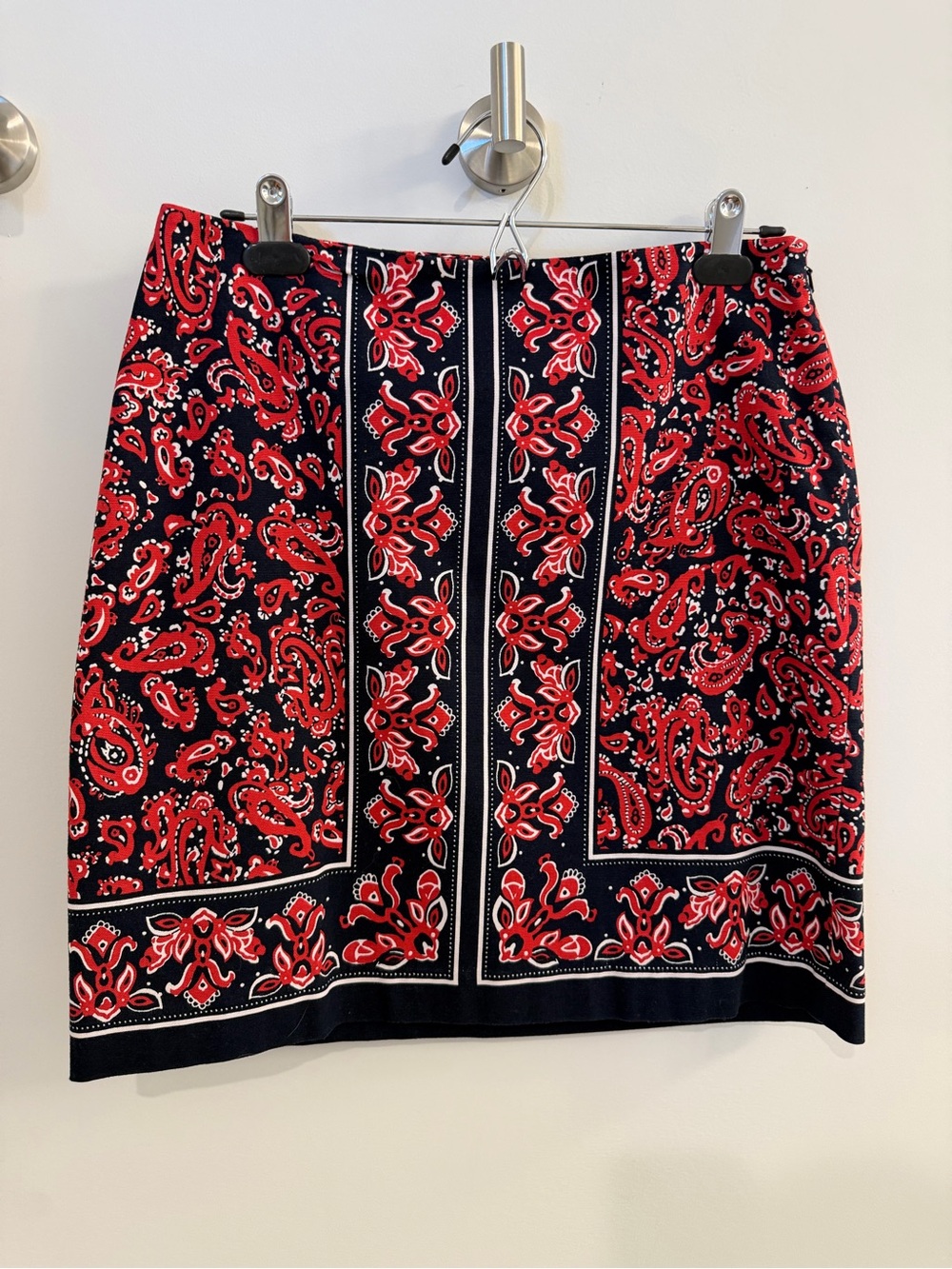 Talbots mid skirt. Size 6. Dark navy/ red. Lined - side zip.